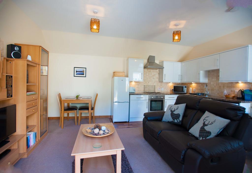 Glenernan Self Catering Cottages บัลลาเทอร์ ภายนอก รูปภาพ